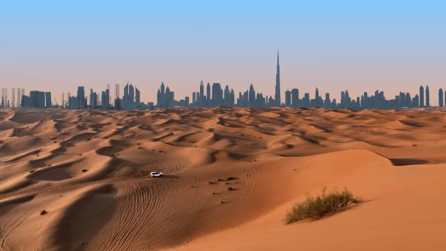 Nad jakim morzem leży Dubaj? Odkryj jego strategiczne położenie Nad jakim morzem leży Dubaj? Odkryj jego strategiczne położenie