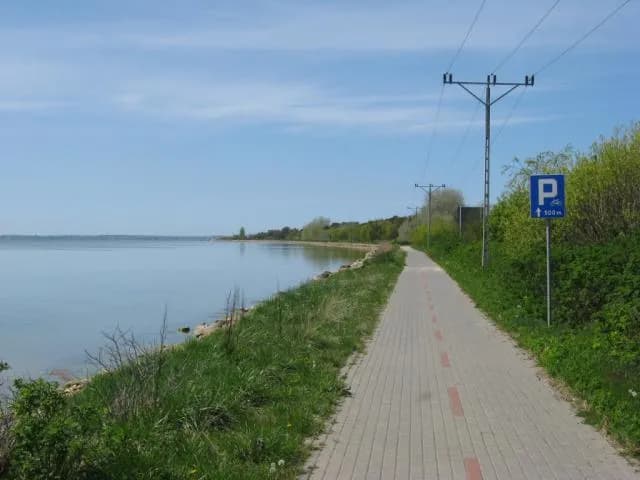 Jak dojechać z Jastrzębiej Góry do Helu - najlepsze opcje transportu Jak dojechać z Jastrzębiej Góry do Helu - najlepsze opcje transportu