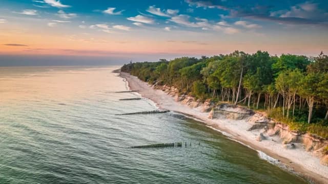 Ile kosztuje nocleg nad morzem? Ceny, które zaskoczą każdego Ile kosztuje nocleg nad morzem? Ceny, które zaskoczą każdego