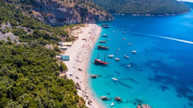 Nad jakim morzem leży Albania? Odkryj jej piękne wybrzeża Nad jakim morzem leży Albania? Odkryj jej piękne wybrzeża