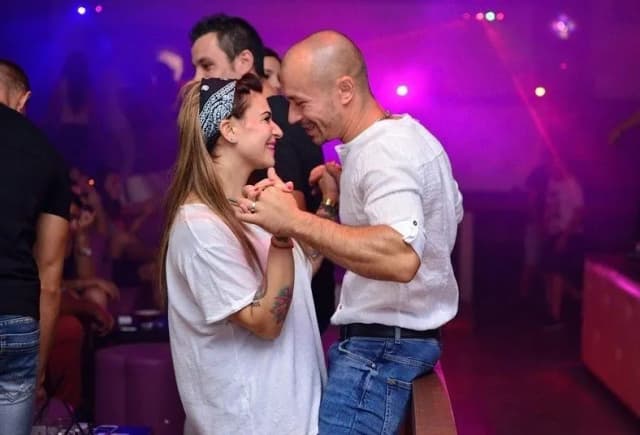 Gdzie można potańczyć w Ustroniu? Odkryj najlepsze kluby taneczne Gdzie można potańczyć w Ustroniu? Odkryj najlepsze kluby taneczne