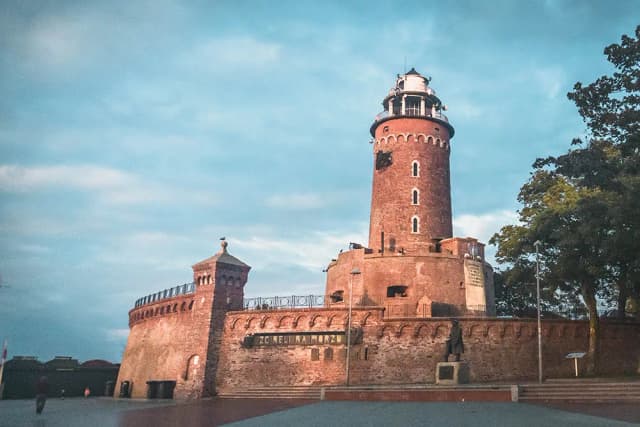 Kołobrzegu czy kołobrzega - poznaj poprawną formę dopełniacza Kołobrzegu czy kołobrzega - poznaj poprawną formę dopełniacza