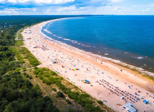 Gdzie jechać nad morze? Odkryj najlepsze miejsca na wakacje w Polsce Gdzie jechać nad morze? Odkryj najlepsze miejsca na wakacje w Polsce