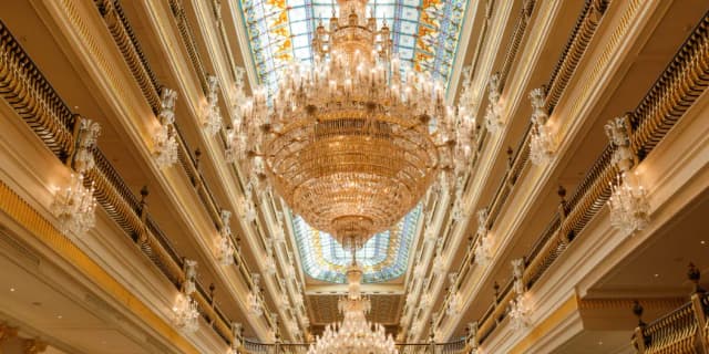 Ile kosztuje najdroższy hotel na świecie? Zaskakujące ceny i luksusowe oferty Ile kosztuje najdroższy hotel na świecie? Zaskakujące ceny i luksusowe oferty