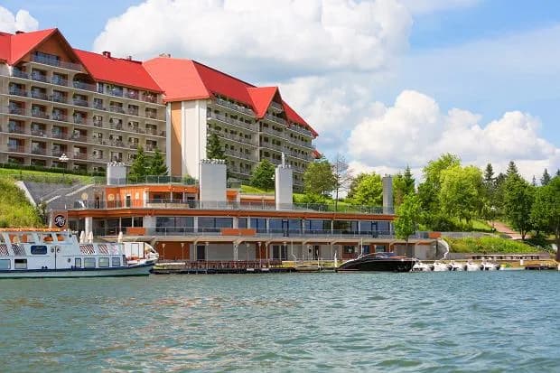 Hotel Gołębiewski w Mikołajkach – Kiedy powstał i jego historia Hotel Gołębiewski w Mikołajkach – Kiedy powstał i jego historia