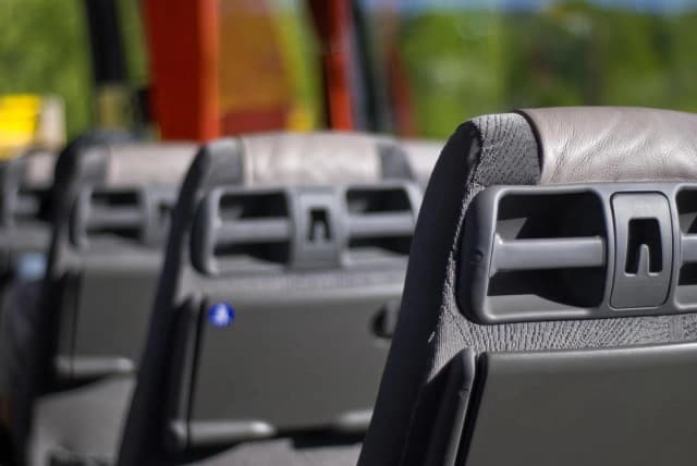 Jak dojechać do Krynicy Morskiej autobusem - najlepsze połączenia i ceny Jak dojechać do Krynicy Morskiej autobusem - najlepsze połączenia i ceny