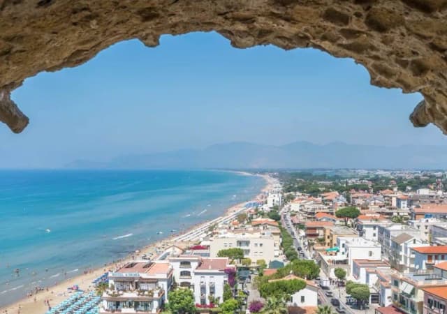 Jak dojechać z Rzymu nad morze? Sprawdź najlepsze połączenia i plaże Jak dojechać z Rzymu nad morze? Sprawdź najlepsze połączenia i plaże