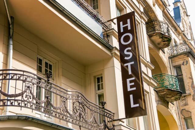 Czym się różni hotel od hostelu? Kluczowe różnice, które musisz znać Czym się różni hotel od hostelu? Kluczowe różnice, które musisz znać