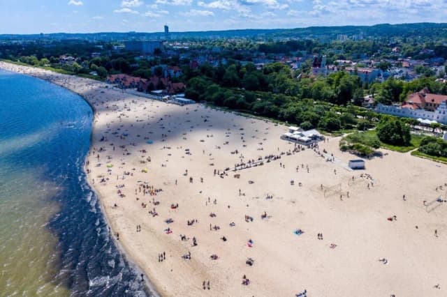 Gdzie nad morze pociągiem z Warszawy? Sprawdź najlepsze połączenia Gdzie nad morze pociągiem z Warszawy? Sprawdź najlepsze połączenia