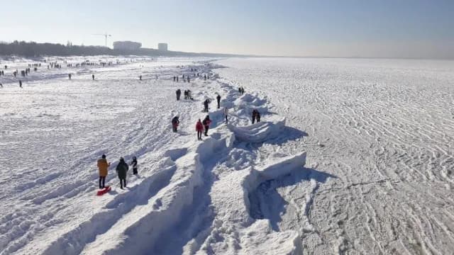 Kiedy ostatnio zamarzł Bałtyk? Zaskakujące fakty o lodzie w morzu Kiedy ostatnio zamarzł Bałtyk? Zaskakujące fakty o lodzie w morzu